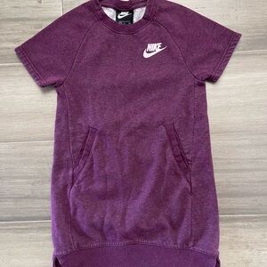 Nike Fleece Girls Kids Purple Short Sleeve Dress / Long Shirt Small AQ8837-609